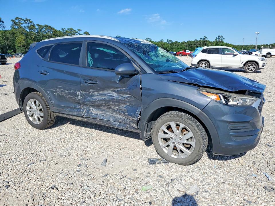 2020 Hyundai Tucson VIN KM8J33A4XLU205901 COPART salvage auction — ROLLOVER, Tx - Salvage Vehicle Title, sold $2,500 on 2026-07-17 (photo 4)