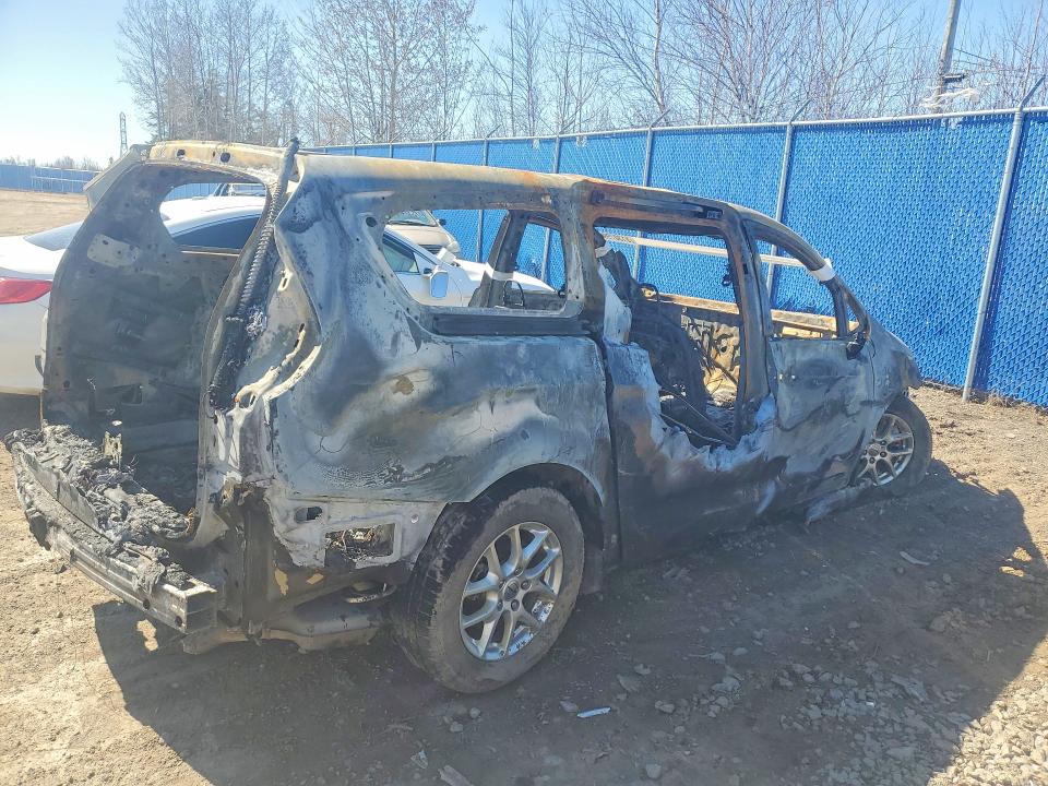 2022 Chrysler Grand caravan VIN 2C4RC1ZG5NR108339 COPART salvage auction — BURN, Qc - Irrecuperable, sold $325 on 2026-07-09 (photo 3)