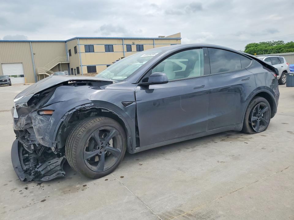 2026 Tesla Model y VIN 7SAYGDEE3TA496637 COPART salvage auction — FRONT END, Tx - Salvage Vehicle Title, sold $11,000 on 2026-07-09 (photo 1)