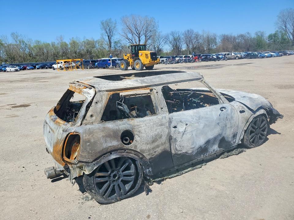 2019 Mini Cooper VIN WMWXP7C50K2A52651 COPART salvage auction — BURN, Ia - Junking Certificate, sold $80 on 2026-07-10 (photo 3)