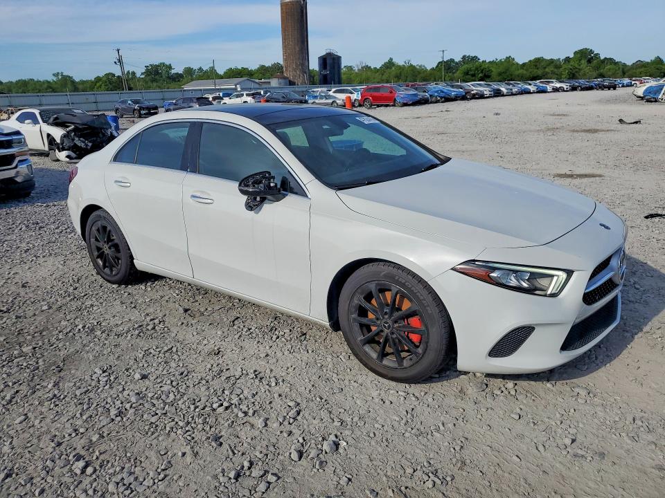 2020 Mercedes-benz A-klasse VIN WDD3G4FB4LW038525 COPART salvage auction — MINOR DENT/SCRATCHES, Id - Salvage Certificate Of Title, sold $9,000 on 2026-07-16 (photo 4)