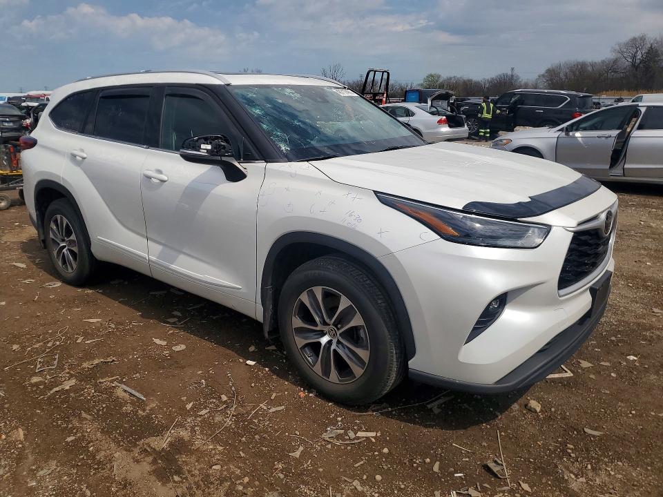 2022 Toyota VIN 5TDGZRBH6NS239634 COPART salvage auction — HAIL, Ia - Cert Of Title-Salvage Title, sold $18,600 on 2026-07-24 (photo 4)