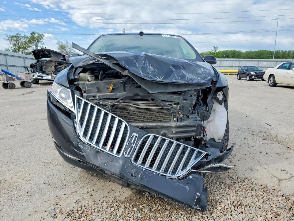 2013 Lincoln Mkx VIN 2LMDJ8JK0DBL35924 COPART salvage auction — FRONT END, Il - Salvage Certificate, sold $1,050 on 2026-07-10 (photo 5)