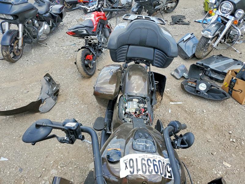 2023 Indian motorcycle co. Roadmaster VIN 56KTKDBB1P3416767 COPART salvage auction — FRONT END, IL - SALVAGE CERTIFICATE, sold $3,400 on 2026-07-09 (photo 5)