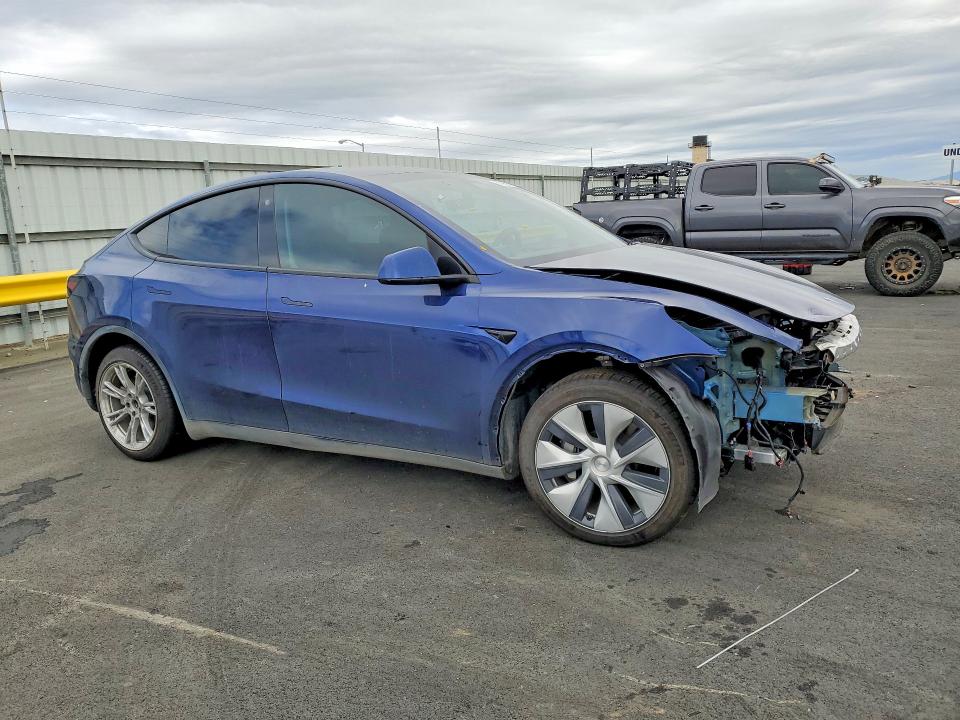 2022 Tesla VIN 7SAYGDEE1NF550734 COPART salvage auction — FRONT END, Salvage Title, sold $10,800 on 2026-08-03 (photo 4)