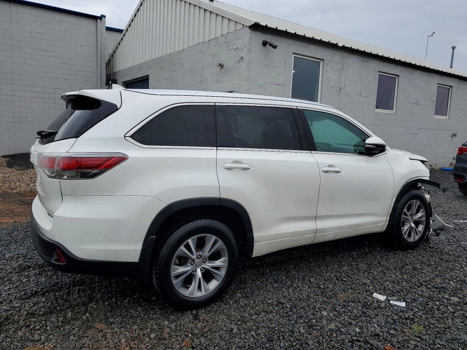 2015 Toyota Highlander VIN 5TDJKRFHXFS173630 COPART salvage auction — FRONT END, Nj - Cert Of Title-Salvage, sold $7,900 on 2026-07-31 (photo 3)