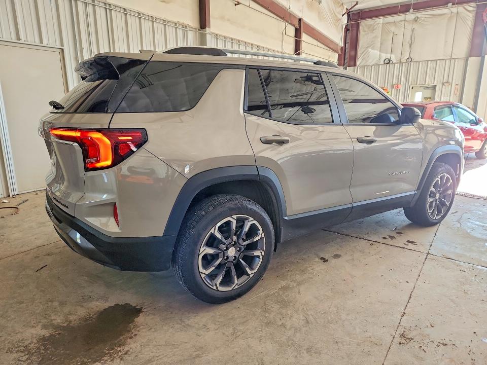 2026 Gmc Terrain VIN 3GKALMEGXTL137595 COPART salvage auction — WATER/FLOOD, Salvage Title, sold $15,300 on 2026-08-24 (photo 3)