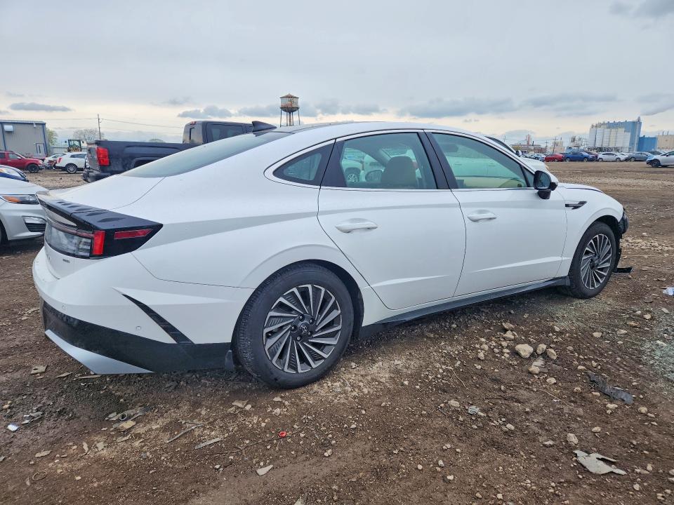 2025 Hyundai Sonata hybrid VIN KMHL54JJ2SA126429 COPART salvage auction — FRONT END, Il - Salvage Certificate, sold $11,100 on 2026-07-15 (photo 3)