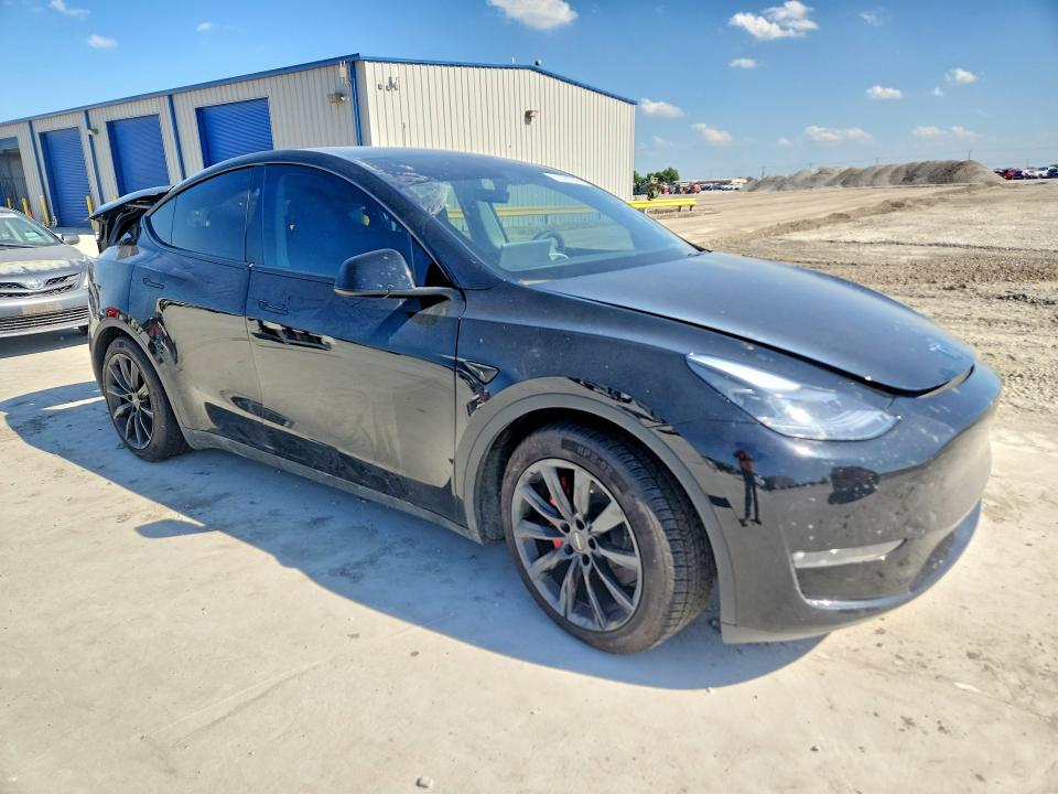 2024 Tesla Model y VIN 7SAYGDEF7RF037406 COPART salvage auction — REAR END, Tx - Certificate Of Title, sold $5,500 on 2026-07-28 (photo 4)