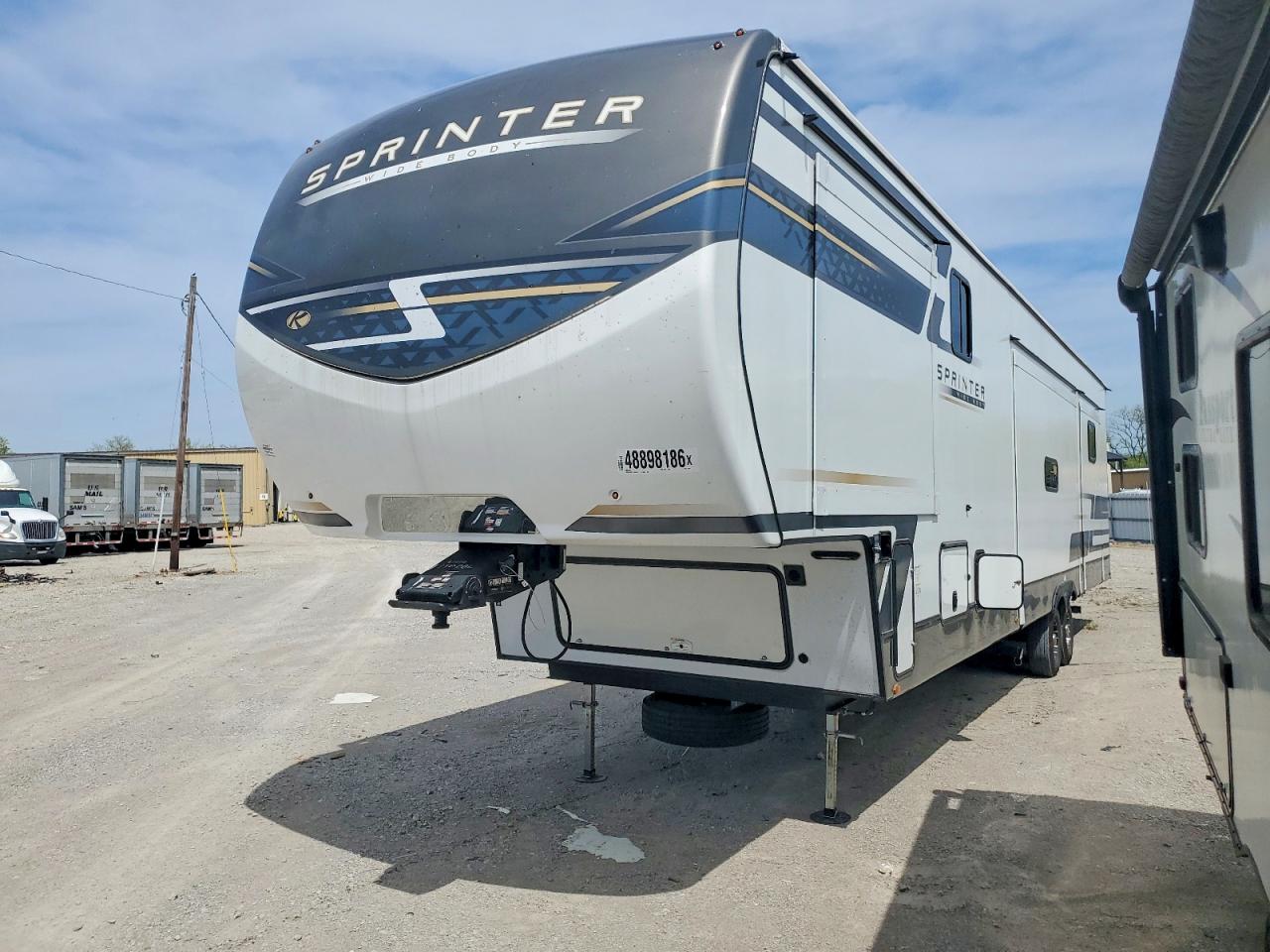 2025 Keys Sprinter Series VIN 4YDFSTV20S4530607 COPART salvage auction — Burn, KY - CERT OF TITLE-SALVAGE, sold $28,000 on 2026-07-06 (photo 2)