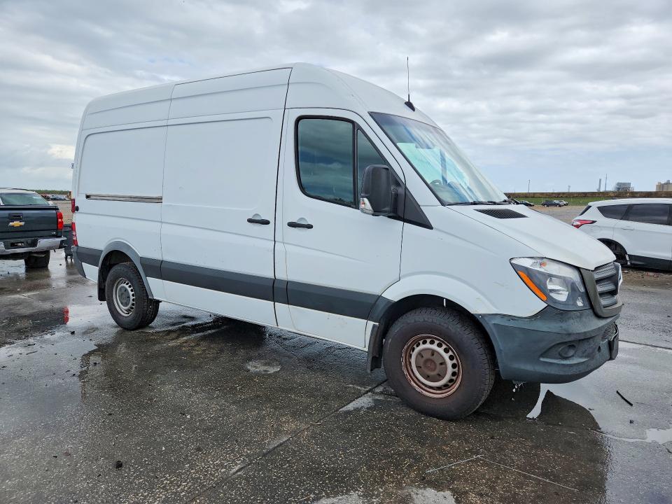 2017 Mercedes-benz VIN WD3PE7CDXHP531579 COPART salvage auction — NORMAL WEAR, La - Dealer Only Clean Title, sold $4,850 on 2026-07-08 (photo 4)