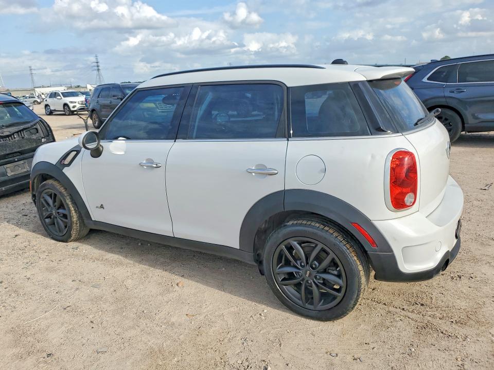 2013 Mini Cooper VIN WMWZC5C54DWP31601 COPART salvage auction — MINOR DENT/SCRATCHES, Tx - Bonded Title - Clean, sold $12,500 on 2026-07-28 (photo 2)