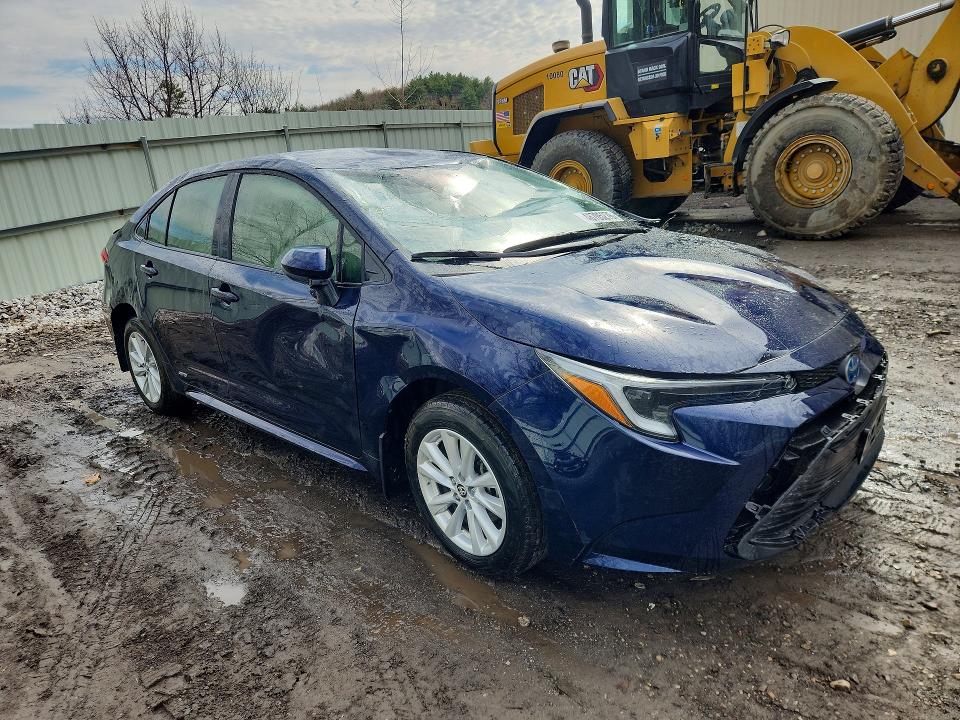 2025 Toyota Corolla VIN JTDBDMHE6S3023434 COPART salvage auction — ROLLOVER, Salvage Title, sold $200 on 2026-07-27 (photo 4)