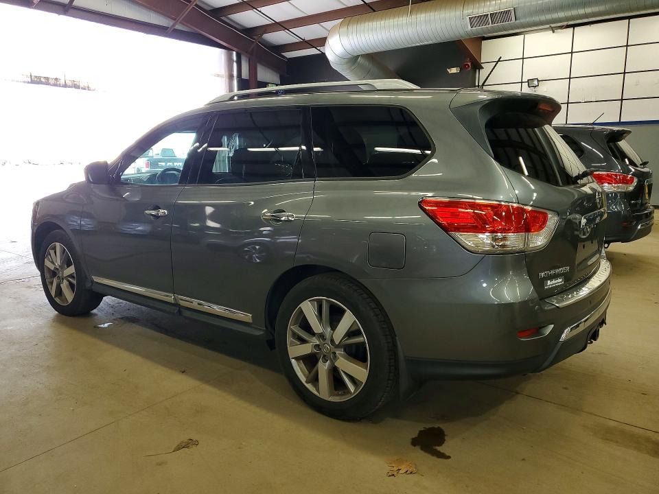 2016 Nissan Pathfinder VIN 5N1AR2MM3GC612071 COPART salvage auction — MINOR DENT/SCRATCHES, CT - CERTIFICATE OF TITLE, sold $3,500 on 2026-07-09 (photo 2)