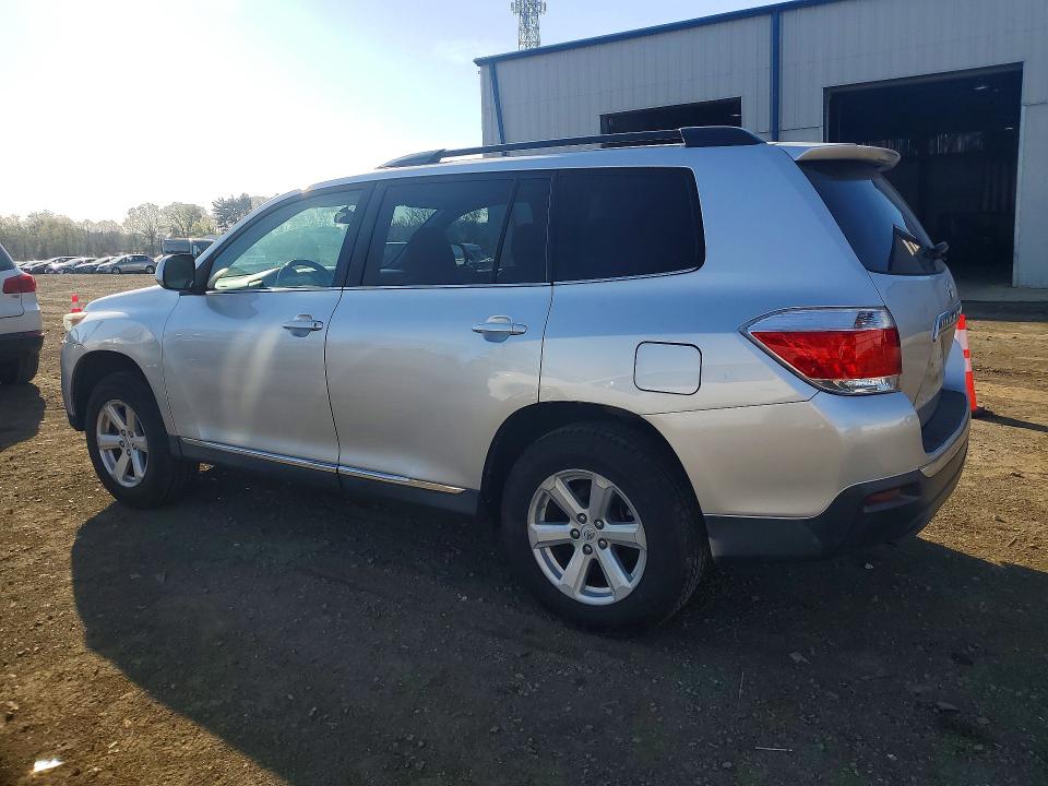2013 Toyota Highlander VIN 5TDBK3EH6DS190554 COPART salvage auction — MINOR DENT/SCRATCHES, Salvage Title, sold $4,650 on 2026-07-29 (photo 2)