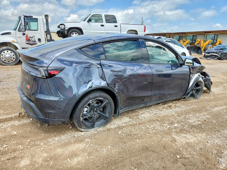 2026 Tesla Model y VIN 7SAYGDEE4TA383716 COPART salvage auction — FRONT END, Tx - Salvage Vehicle Title, sold $7,800 on 2026-07-22 (photo 3)