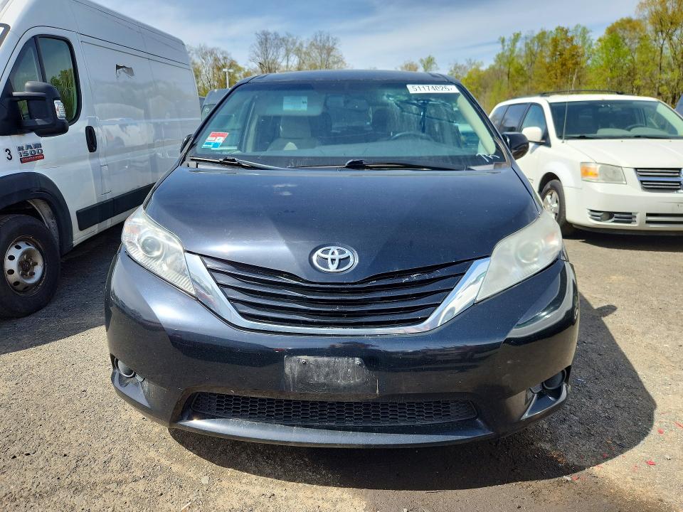 2017 Toyota Sienna VIN 5TDKZ3DCXHS816680 COPART salvage auction — MINOR DENT/SCRATCHES, Ri - Certificate Of Title, sold $6,900 on 2026-07-31 (photo 5)