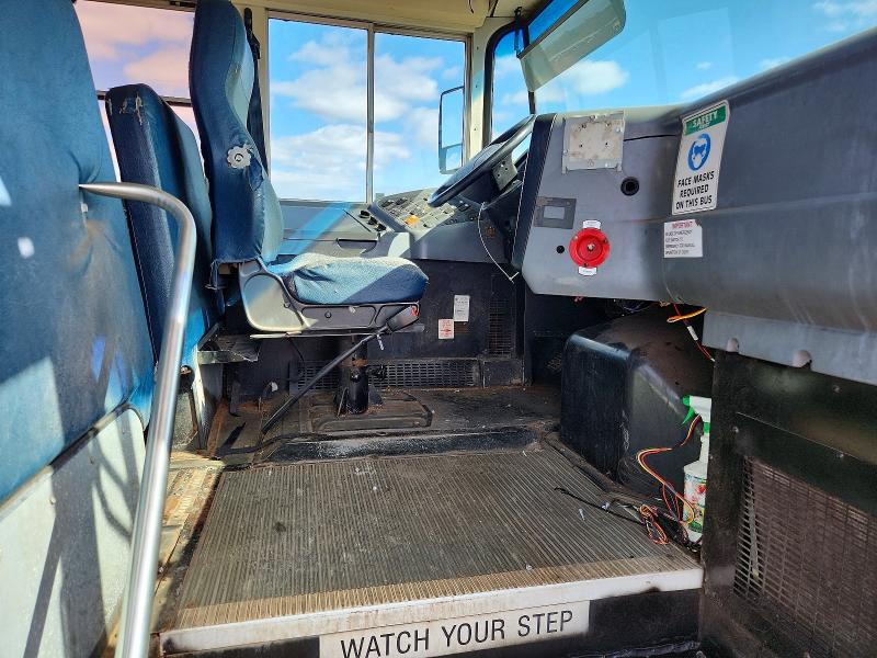 2010 Ic corporation Ce series school VIN 4DRBUAAN7AB164375 COPART salvage auction — MINOR DENT/SCRATCHES, Ny - Certificate Of Title, sold $2,000 on 2026-10-09 (photo 5)