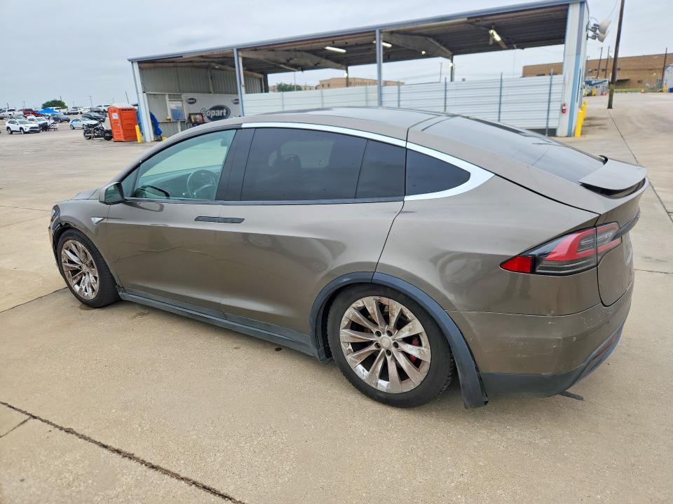 2016 Tesla Model x VIN 5YJXCAE47GFS00618 COPART salvage auction — NORMAL WEAR, Tx - Certificate Of Title, sold $8,800 on 2026-07-02 (photo 2)