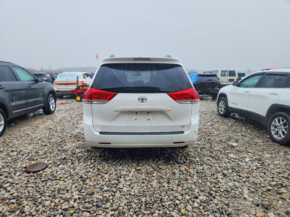 2013 Toyota Sienna VIN 5TDKK3DC3DS308694 COPART salvage auction — FRONT END, In - Certificate Of Title, sold $850 on 2026-07-09 (photo 6)
