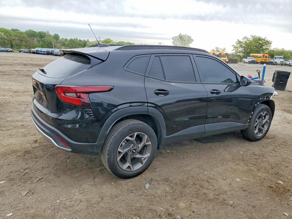 2025 Chevrolet Trax VIN KL77LHEP1SC275126 COPART salvage auction — FRONT END, Md - Cert Of Salvage > 75% Damage, sold $3,450 on 2026-07-28 (photo 3)