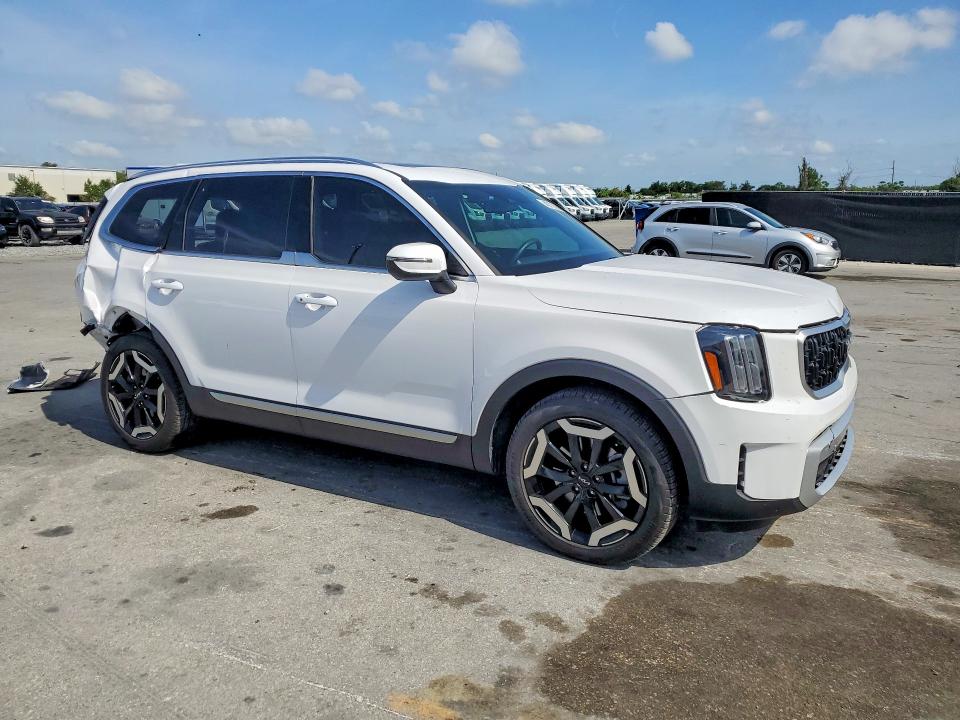 2024 Kia Telluride VIN 5XYP3DGC5RG491931 COPART salvage auction — REAR END, Fl - Certificate Of Destruction, sold $500 on 2026-07-30 (photo 4)