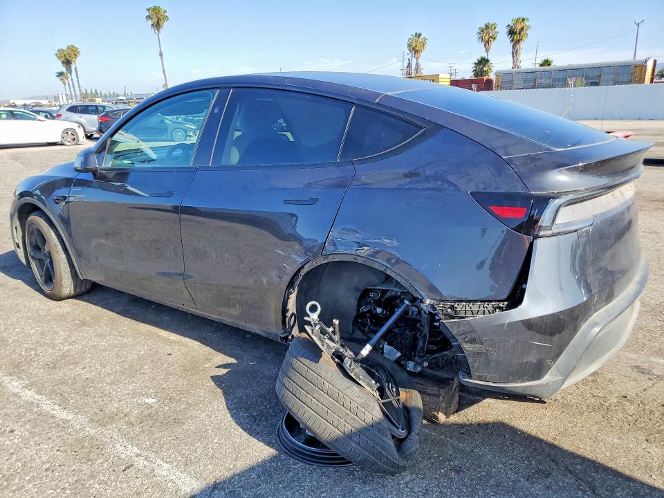 2026 Tesla Model y VIN 7SAYGDEE9TF371368 COPART salvage auction — REAR END, Salvage Title, sold $16,800 on 2026-07-21 (photo 2)