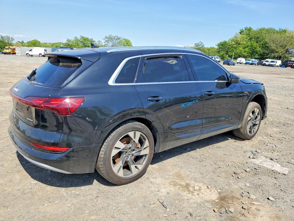 2021 Audi E-tron VIN WA1AAAGEXMB020642 COPART salvage auction — FRONT END, In - Certificate Of Title, sold $6,400 on 2026-07-02 (photo 3)