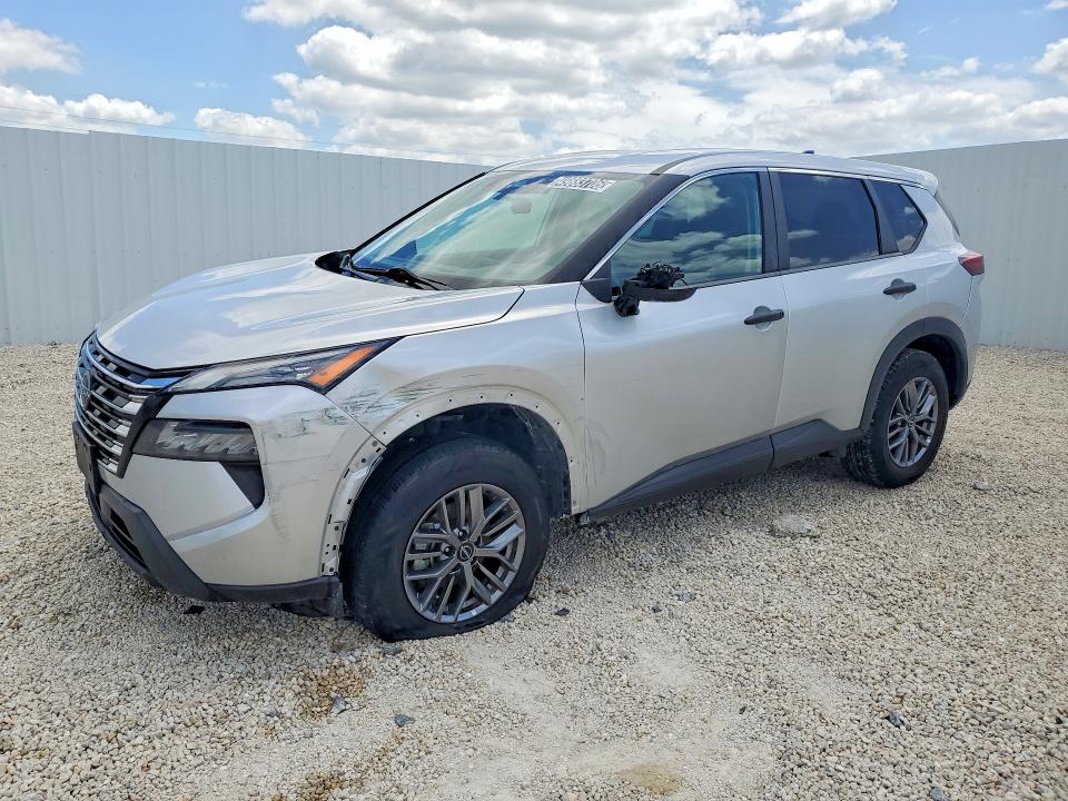 2024 Nissan Rogue sport VIN 5N1BT3AB5RC694161 COPART salvage auction — FRONT END, IL - CERTIFICATE OF TITLE, sold $9,000 on 2026-07-13 (photo 1)