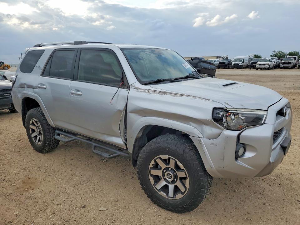 2018 Toyota 4runner VIN JTEBU5JR0J5548085 COPART salvage auction — FRONT END, Tx - Nonrepairable Title, sold $2,100 on 2026-07-09 (photo 4)