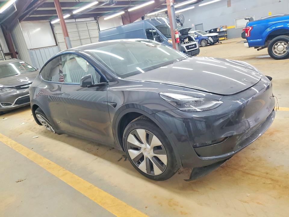 2024 Tesla Model y VIN 7SAYGDEE9RF988634 COPART salvage auction — SIDE, Nc - Salvage Certificate Of Title, sold $10,000 on 2026-07-15 (photo 4)