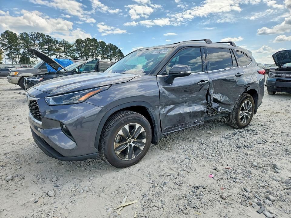 2022 Toyota Highlander VIN 5TDGZRBH5NS174095 COPART salvage auction — SIDE, Ga - Cert Of Title-Salvage, sold $17,600 on 2026-07-27 (photo 1)