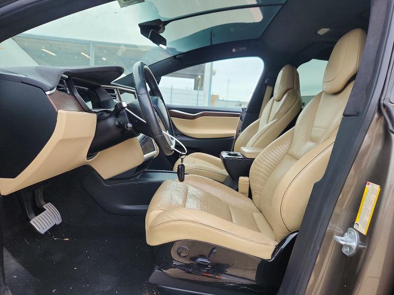 2016 Tesla Model x VIN 5YJXCAE47GFS00618 COPART salvage auction — NORMAL WEAR, Tx - Certificate Of Title, sold $8,800 on 2026-07-02 (photo 7)