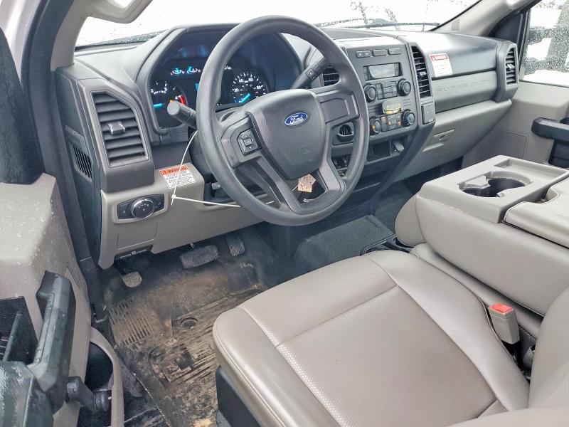 2019 Ford F-550 super duty VIN 1FDUF5GT4KDA16061 COPART salvage auction — MINOR DENT/SCRATCHES, OH - CERTIFICATE OF TITLE, sold $7,300 on 2026-07-28 (photo 8)