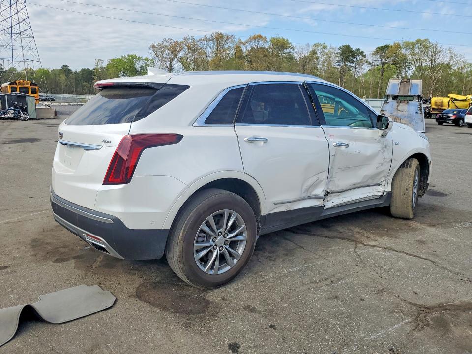 2022 Cadillac Xt5 VIN 1GYKNDRS9NZ172255 COPART salvage auction — SIDE, Salvage Title, sold $9,600 on 2026-08-11 (photo 3)
