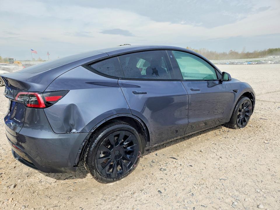 2023 Tesla Model y VIN 7SAYGDEE0PF695489 COPART salvage auction — FRONT END, MI, sold $13,800 on 2026-07-23 (photo 3)