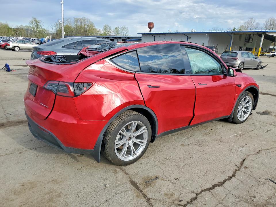 2023 Tesla Model y VIN 7SAYGDEE2PA203851 COPART salvage auction — ROLLOVER, Salvage Title, sold $3,600 on 2026-07-14 (photo 3)