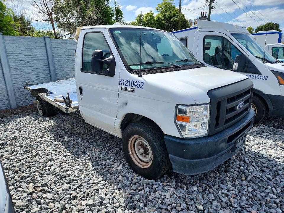 2023 Ford E-350 VIN 1FDWE3FK7PDD09744 COPART salvage auction — MINOR DENT/SCRATCHES, Fl - Certificate Of Title, sold $8,000 on 2026-07-29 (photo 4)