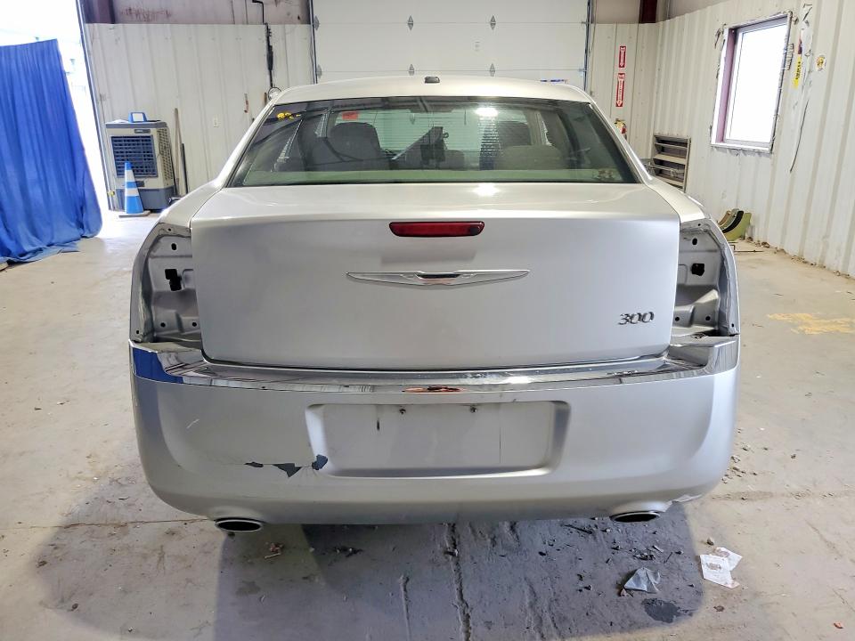 2012 Chrysler 300 VIN 2C3CCAAG1CH289268 COPART salvage auction — STRIPPED, In - Cert Of Title-Salvage Title, sold $150 on 2026-09-03 (photo 6)