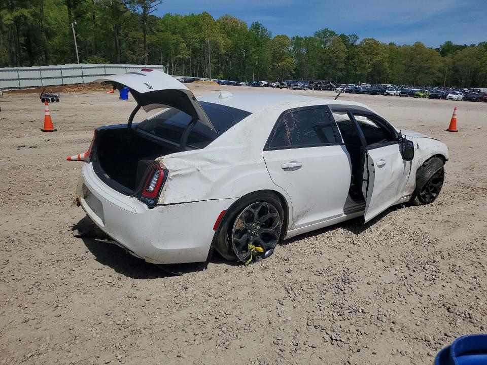 2019 Chrysler 300 VIN 2C3CCABG6KH550620 COPART salvage auction — ROLLOVER, Nc - Salvage Certificate Of Title, sold $275 on 2026-07-03 (photo 3)