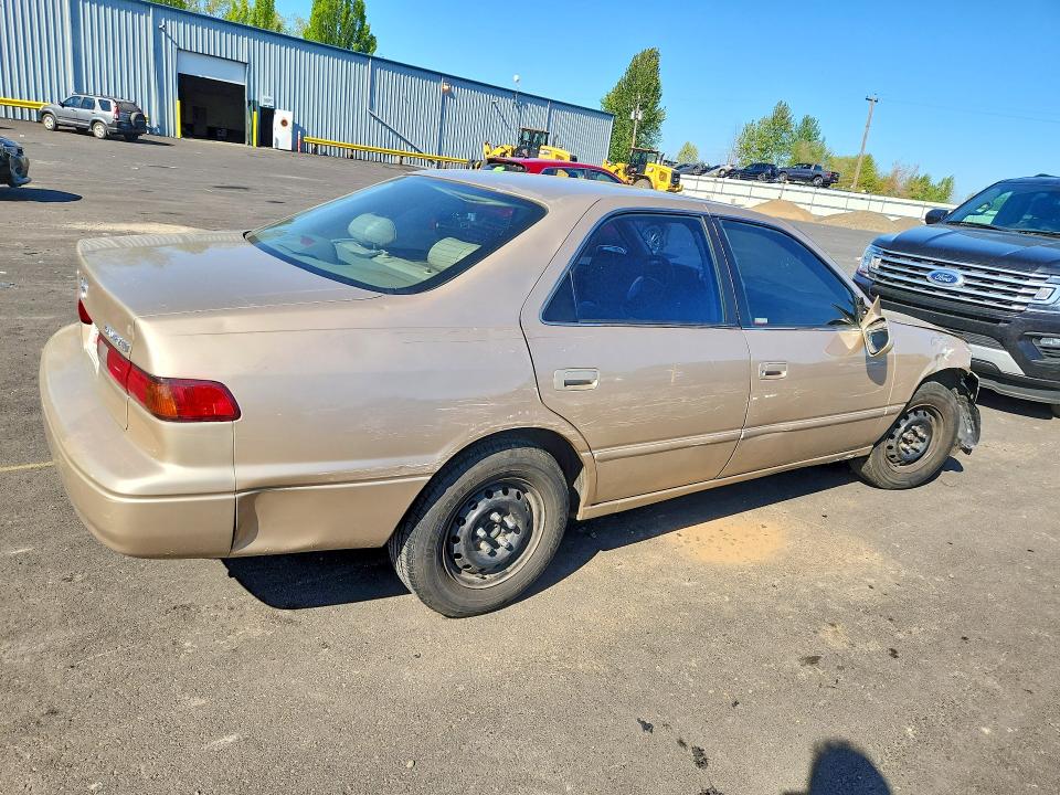 1998 Toyota Camry VIN JT2BG28K8W0250156 COPART salvage auction — FRONT END, Or - Salvage Title Certificate, sold $225 on 2026-07-22 (photo 3)