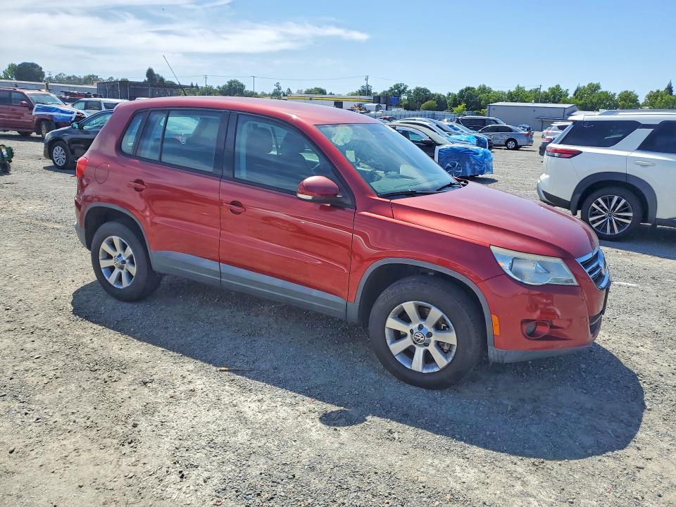 2010 Volkswagen Tiguan VIN WVGAV7AX4AW000474 COPART salvage auction — MINOR DENT/SCRATCHES, Ca - Dis/Dlr/Exp Only Clean Title (P), sold $325 on 2026-07-09 (photo 4)