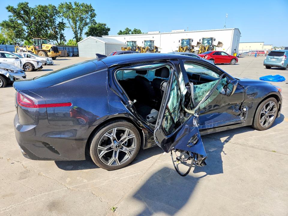 2020 Kia VIN KNAE15LA1L6080640 COPART salvage auction — SIDE, Salvage Title, sold $3,350 on 2026-07-20 (photo 3)