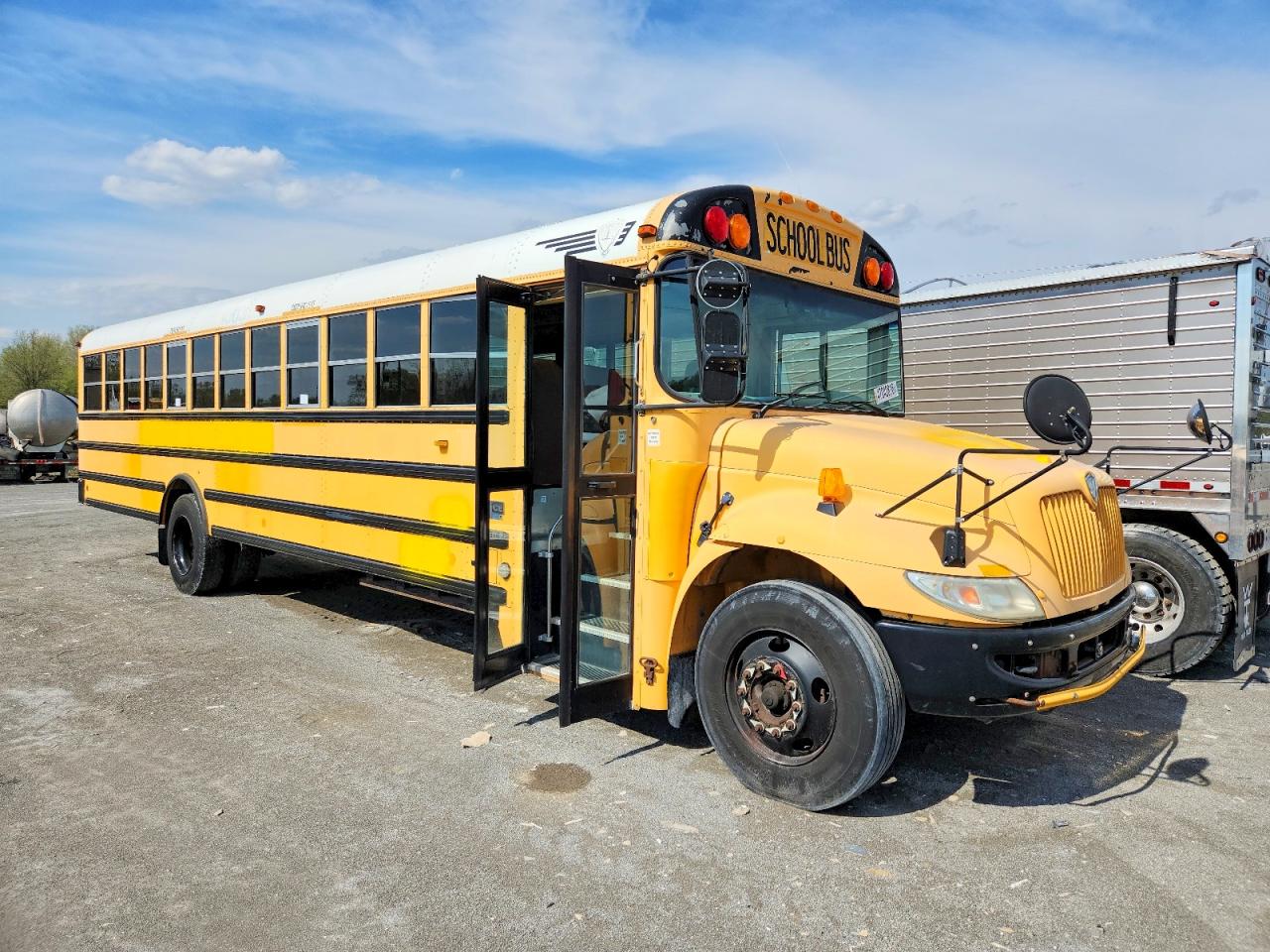 2010 Ic corporation Ce series school VIN 4DRBUAAP8AB229073 COPART salvage auction — Normal Wear, IL - CERTIFICATE OF TITLE, sold $2,000 on 2026-09-04 (photo 1)