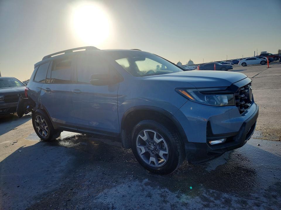 2022 Honda Passport VIN 5FNYF8H62NB025967 COPART salvage auction — REAR END, Salvage Title, sold $7,000 on 2026-08-26 (photo 4)