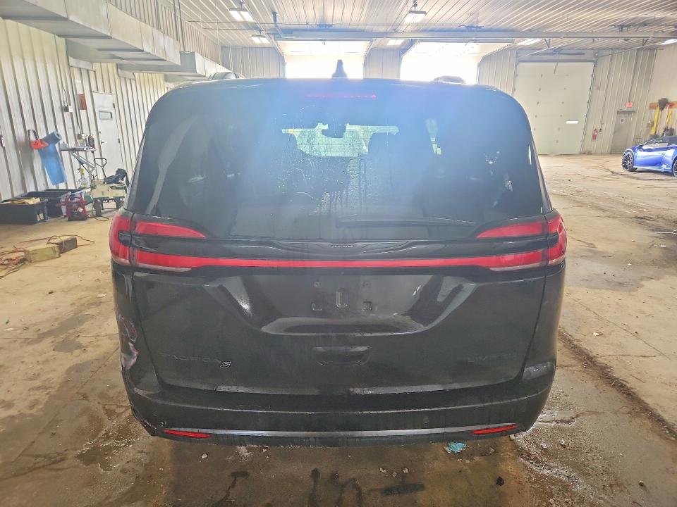 2025 Chrysler Pacifica VIN 2C4RC1GG7SR537884 COPART salvage auction — FRONT END, Ct - Clean Title, sold $11,000 on 2026-08-19 (photo 6)