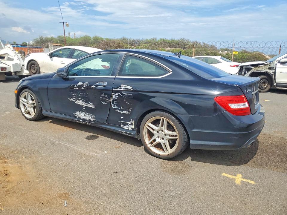2014 Mercedes-benz C-klasse VIN WDDGJ4HBXEG284251 COPART salvage auction — SIDE, Hi - Certificate Of Salvage, sold $175 on 2026-08-03 (photo 2)