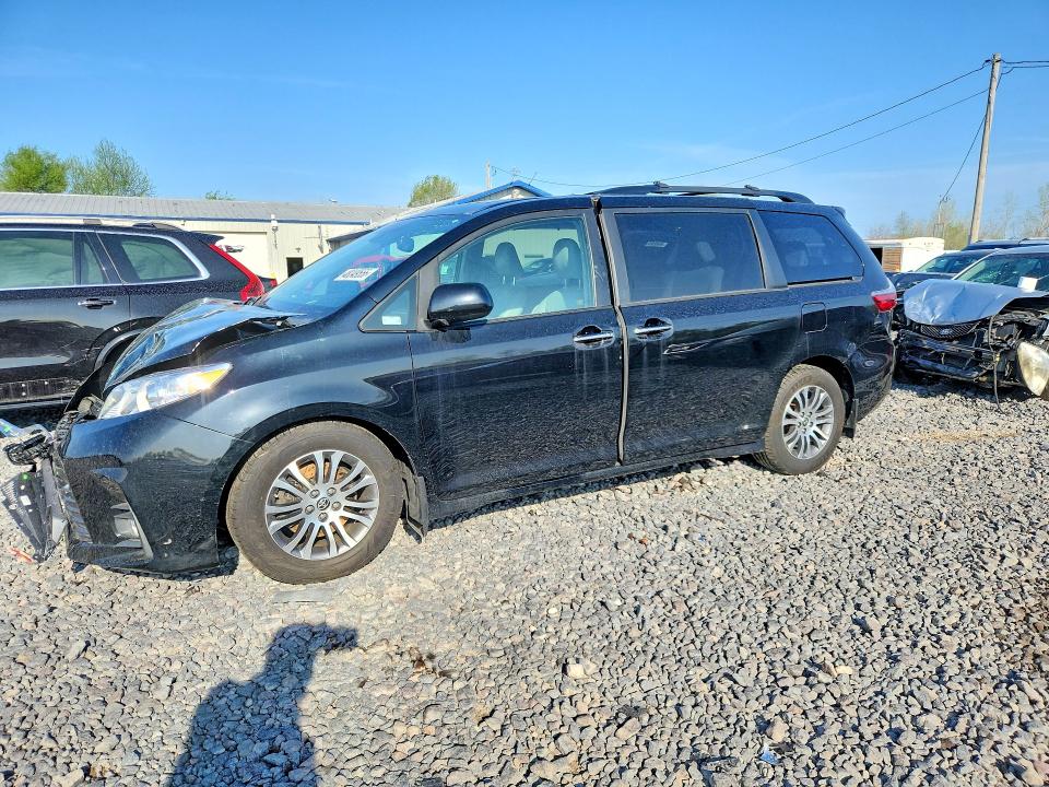 2020 Toyota Sienna VIN 5TDYZ3DC5LS075700 — COPART salvage auction photo