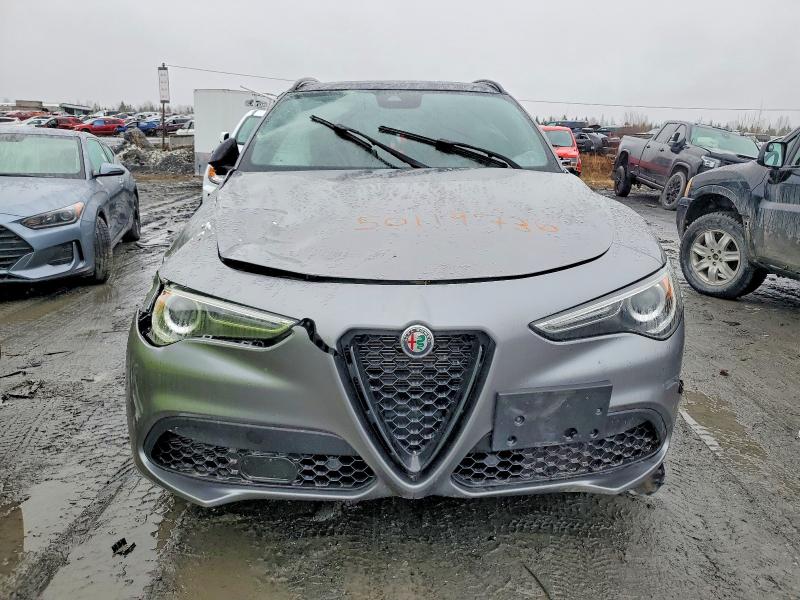 2021 Alfa romeo Stelvio VIN ZASPAKBN0M7D18043 COPART salvage auction — FRONT END, Qc - Gravement Accidente, sold $3,200 on 2026-07-07 (photo 5)