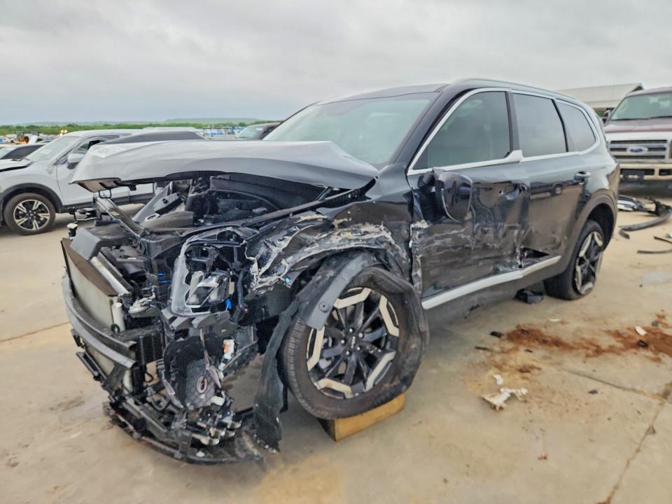 2025 Kia Telluride VIN 5XYP34GC8SG697170 COPART salvage auction — FRONT END, Tx - Salvage Vehicle Title, sold $3,450 on 2026-07-30 (photo 1)